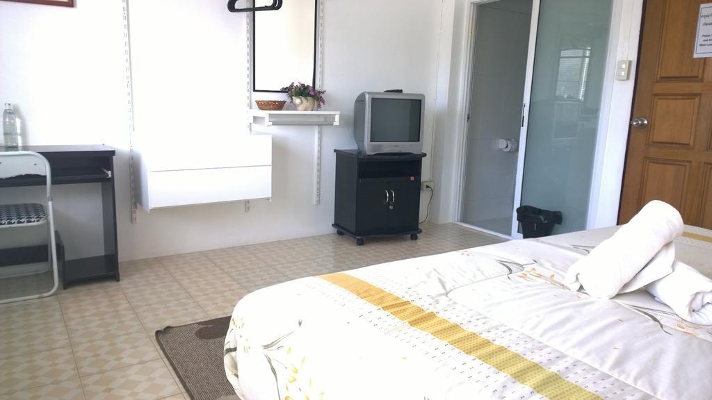 Corner Cafe Bed & Breakfast Hua Hin Bagian luar foto