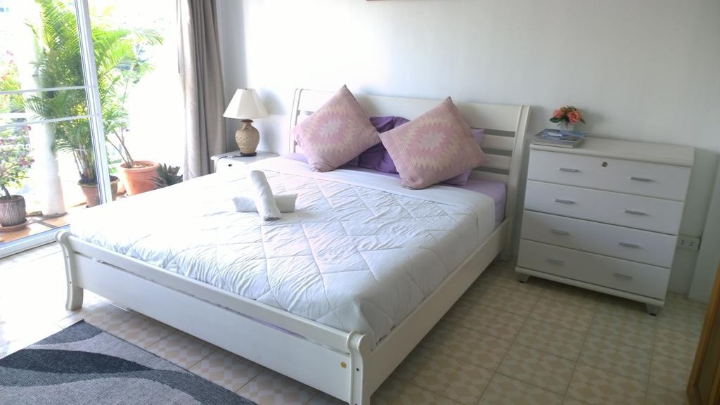 Corner Cafe Bed & Breakfast Hua Hin Bagian luar foto