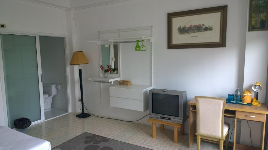 Corner Cafe Bed & Breakfast Hua Hin Bagian luar foto
