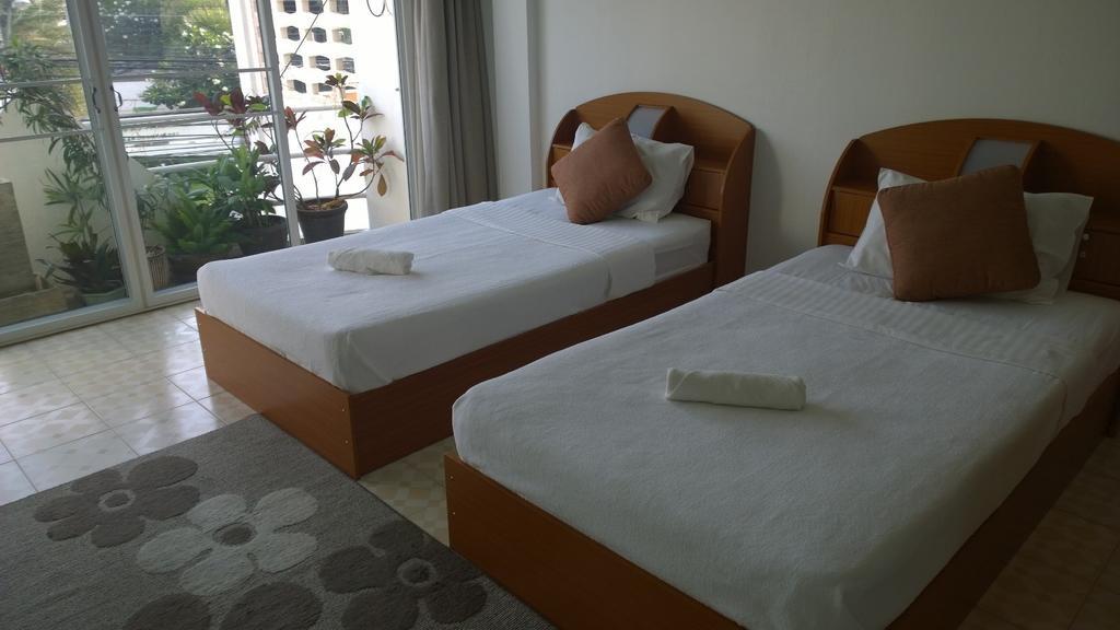 Corner Cafe Bed & Breakfast Hua Hin Bagian luar foto