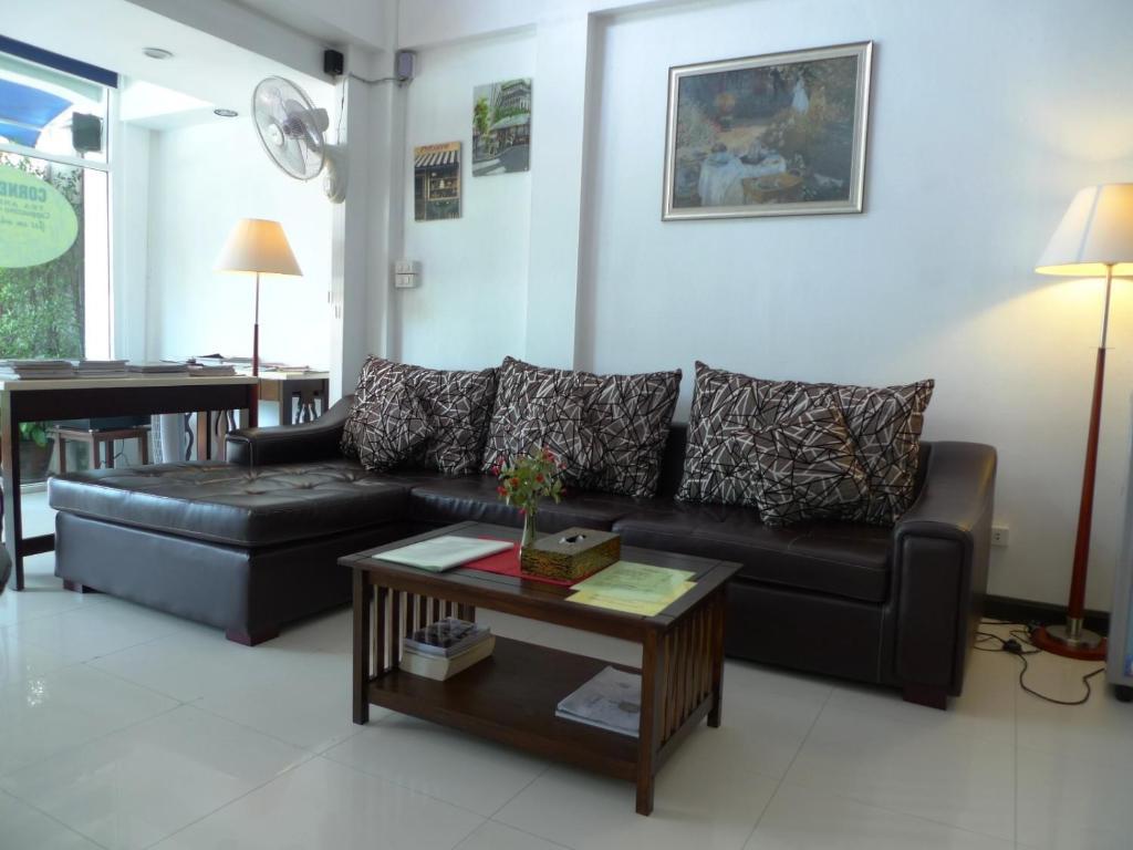 Corner Cafe Bed & Breakfast Hua Hin Bagian luar foto