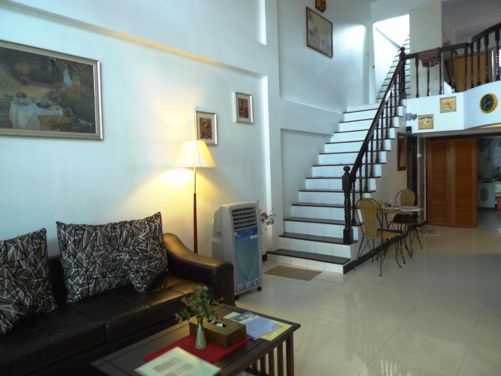Corner Cafe Bed & Breakfast Hua Hin Bagian luar foto