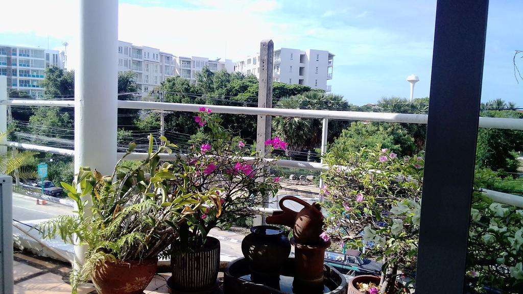 Corner Cafe Bed & Breakfast Hua Hin Bagian luar foto