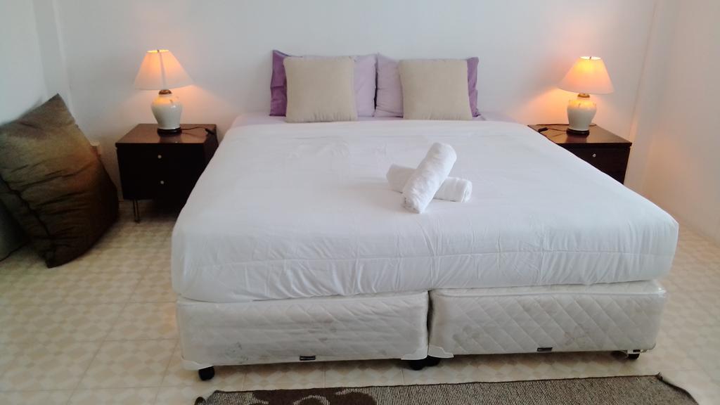 Corner Cafe Bed & Breakfast Hua Hin Bagian luar foto
