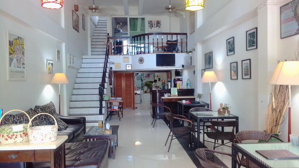 Corner Cafe Bed & Breakfast Hua Hin Bagian luar foto