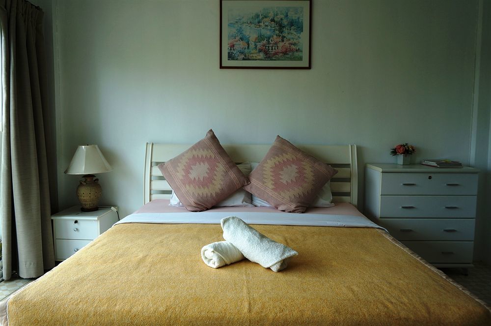 Corner Cafe Bed & Breakfast Hua Hin Bagian luar foto
