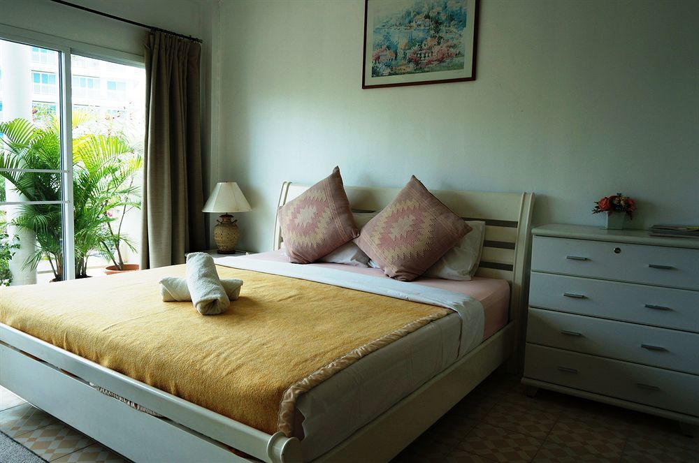 Corner Cafe Bed & Breakfast Hua Hin Bagian luar foto