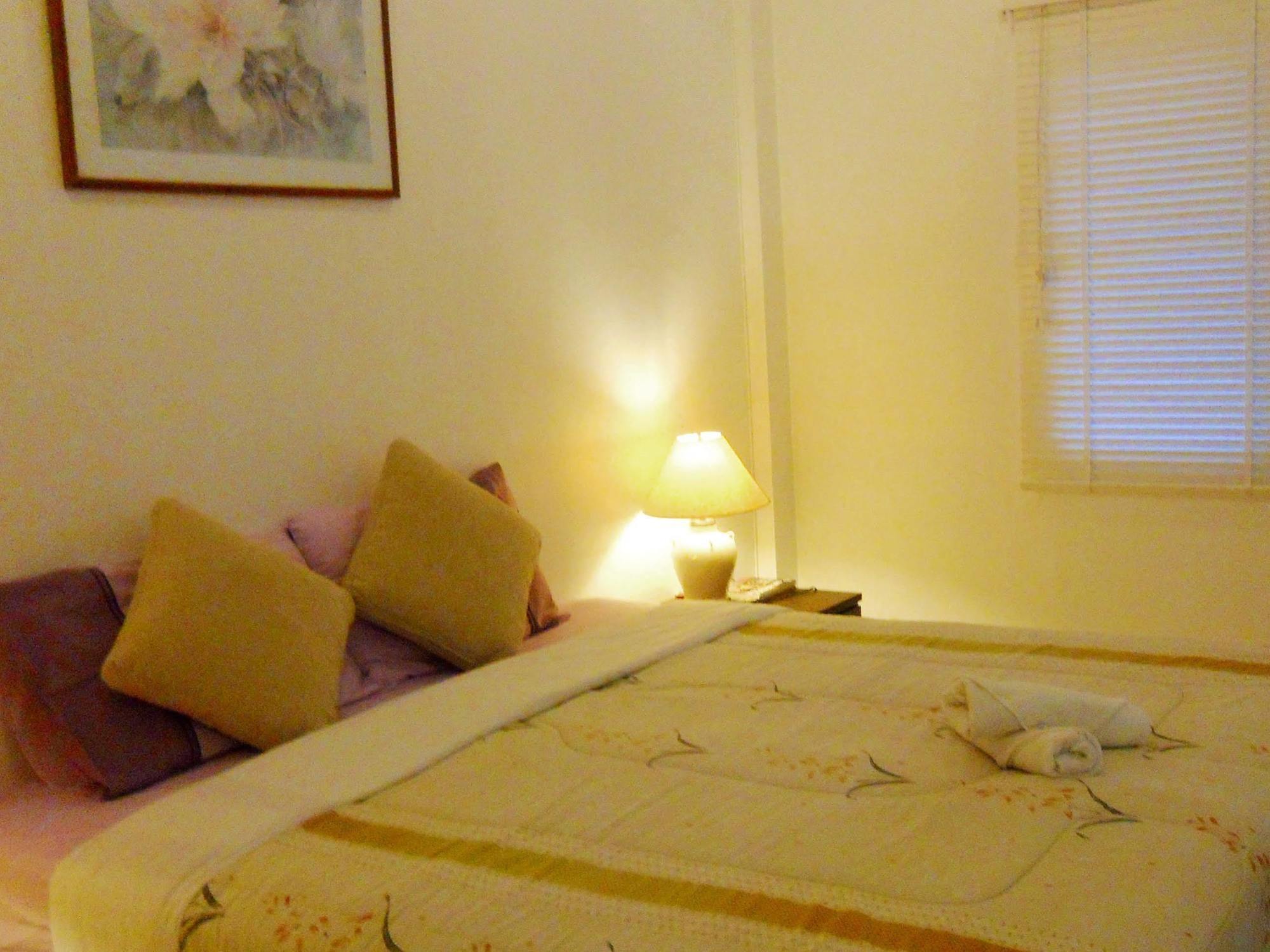 Corner Cafe Bed & Breakfast Hua Hin Bagian luar foto