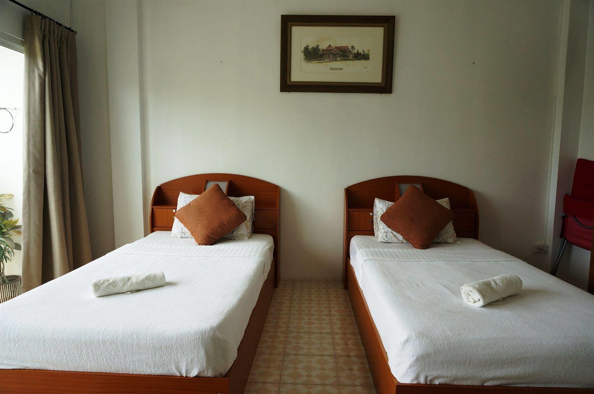 Corner Cafe Bed & Breakfast Hua Hin Bagian luar foto