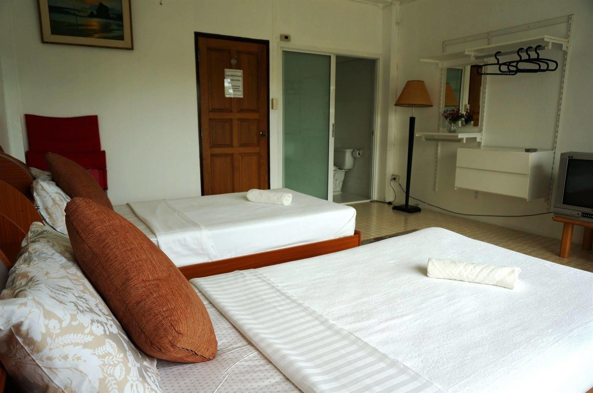 Corner Cafe Bed & Breakfast Hua Hin Bagian luar foto
